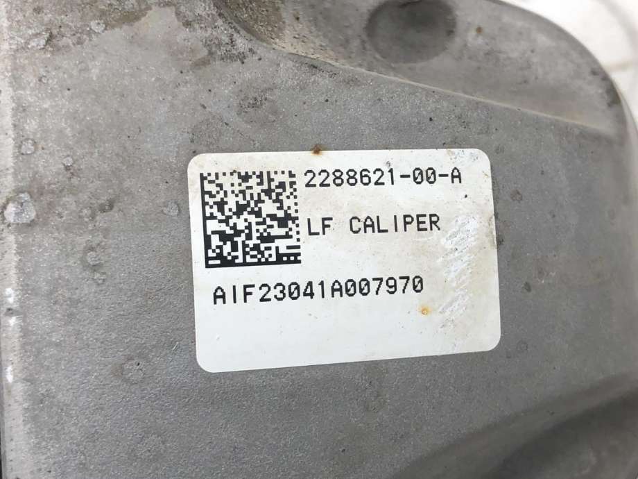 Bremsecaliper venstre foran til Tesla Model Y 2021-2024 (Type I)  (228862100A|)