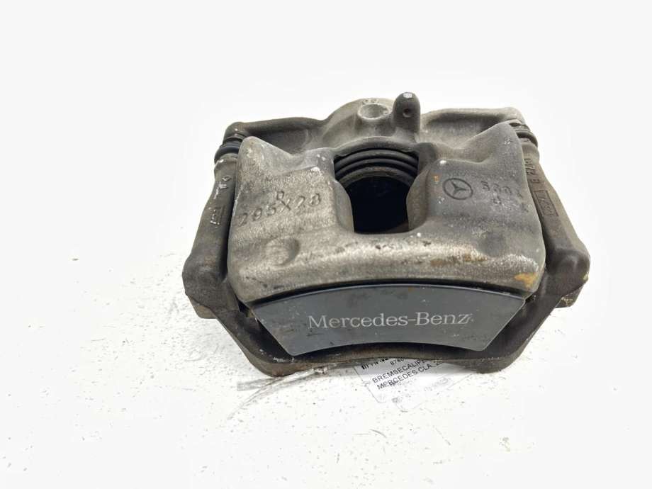 Bremsecaliper høyre foran til Mercedes CLA 2013-2019 (C117) (C117) (A 000 421 74 81|A 000 421 40 81|)