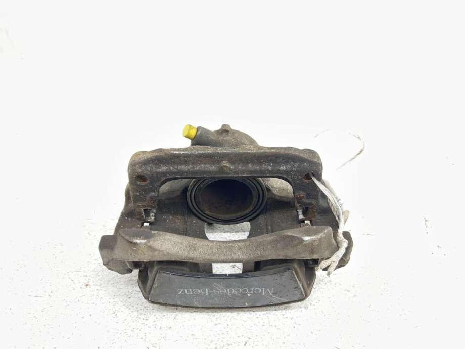 Bremsecaliper venstre foran til Mercedes CLA 2013-2019 (C117) (C117) (A 000 421 73 81|A 000 421 39 81|)