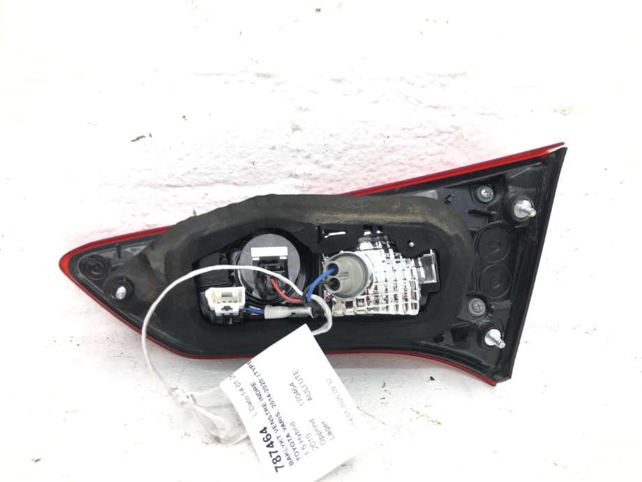 Baklykt venstre indre til Toyota Yaris 2014-2020 (Type III, Fase 2)  (815910D600|)