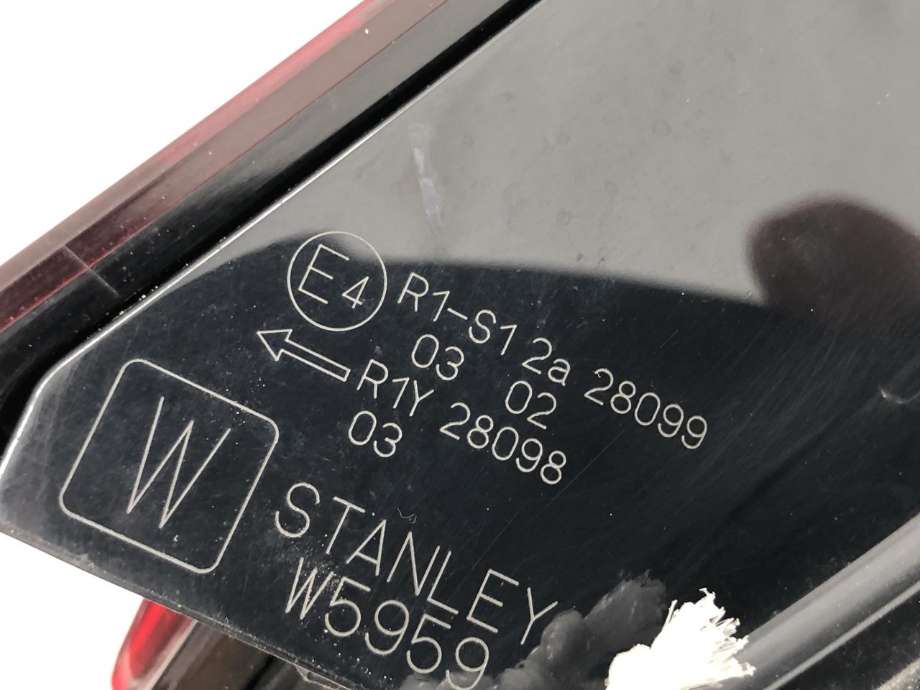 Baklykt venstre ytre til Mazda MX-30 2020-->>  (R1Y28098|)
