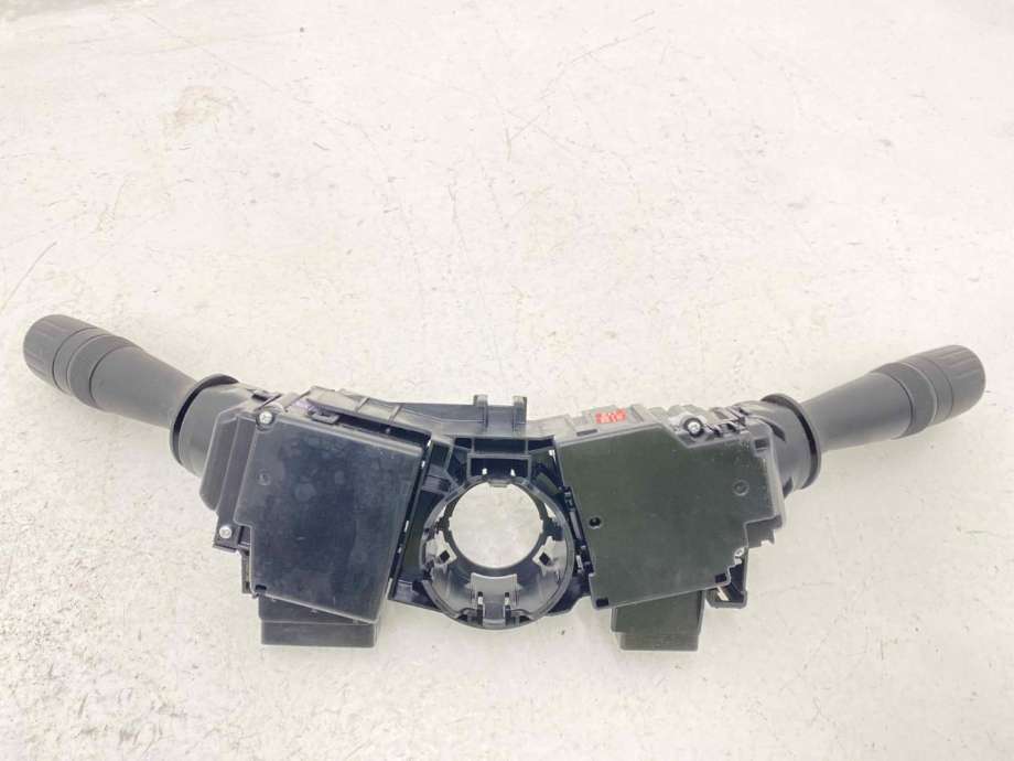 Bryter combi til Toyota Auris 2015-2019 (Type II, Fase 2) (8432902040|8465233600|)
