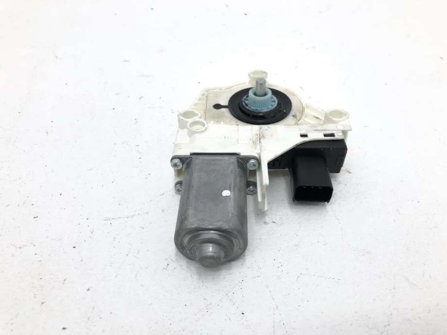 Ruteheis, kun motor, venstre foran til Tesla Model Y 2021-2024 (Type I) (1634424-00-A|)