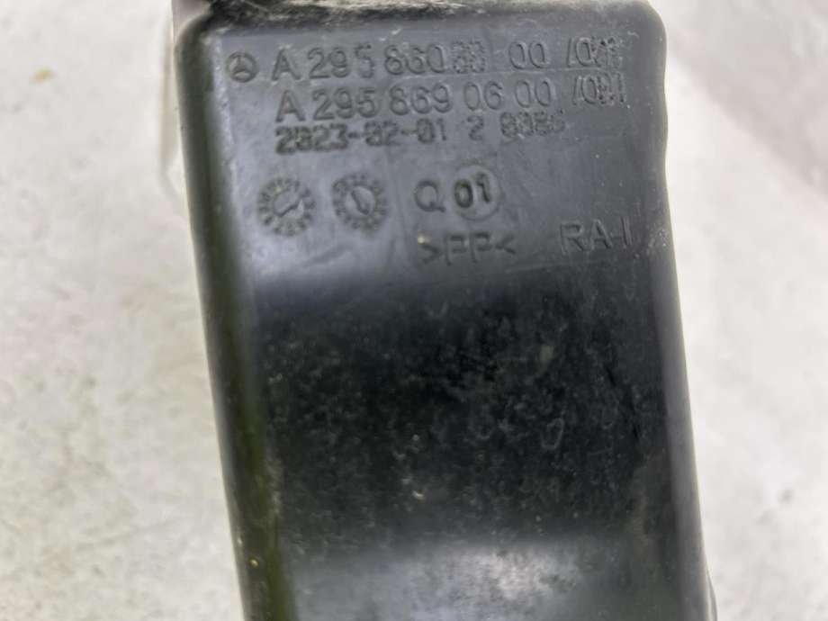 Spylertank til Mercedes EQE 2022-->>  (A 295 869 06 00|)