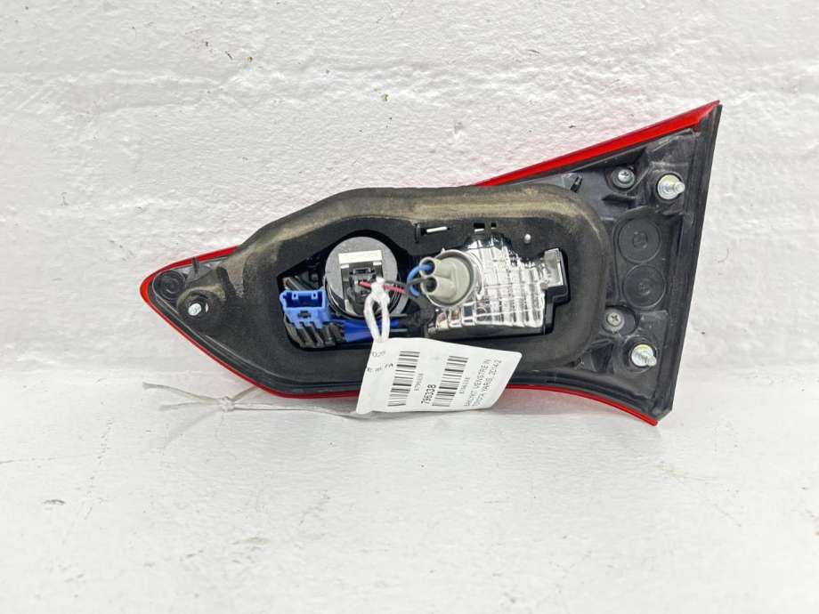 Baklykt venstre indre til Toyota Yaris 2014-2020 (Type III, Fase 2)  (815910D620|)