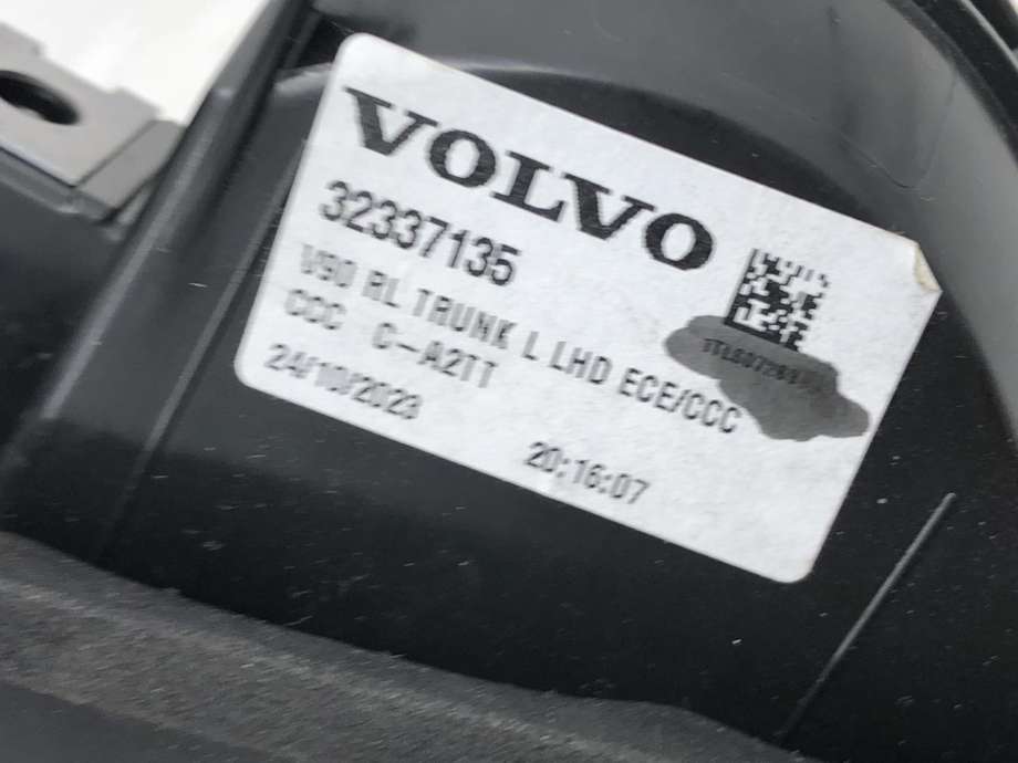 Baklykt venstre indre til Volvo V90 / V90 CC / S90 2016-->>  (32337137|)