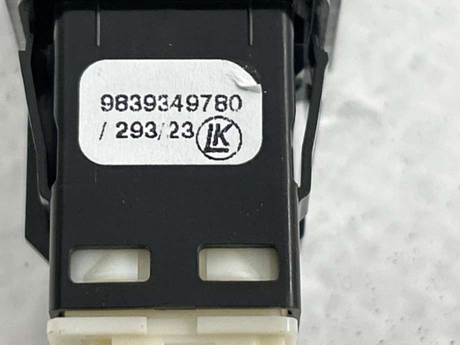 Bryter nødblink til Opel Astra L 2022-->>  (9839349780|)