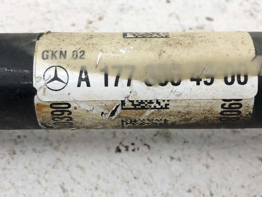 Drivaksel høyre bak, bensin/automat til Mercedes CLA 2019-->> (C118) (C118) (A 177 350 96 02|)