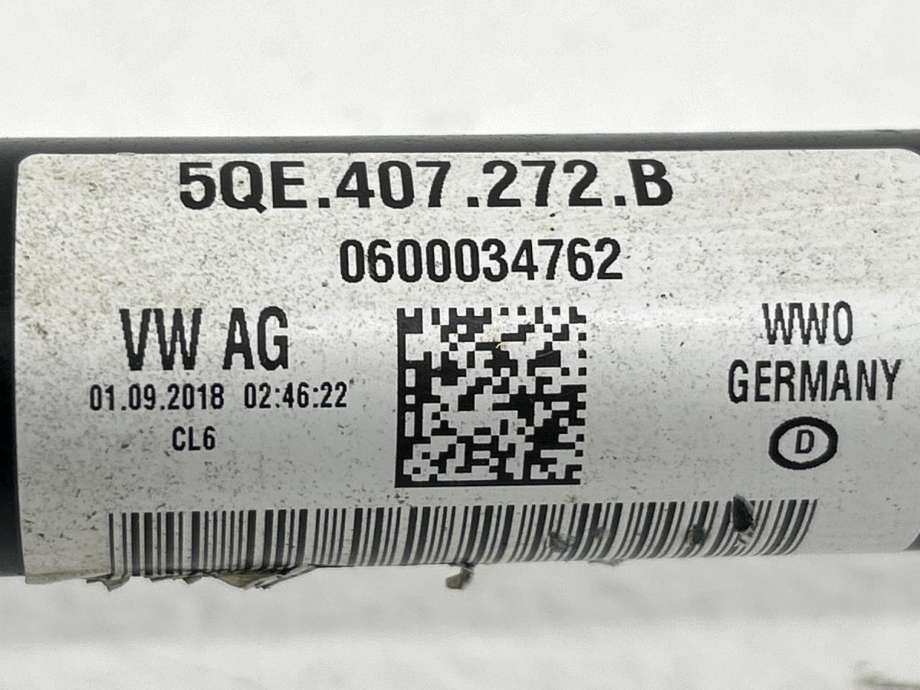 Drivaksel høyre foran, elbil til VW e-Golf 2017-2020 (Fase 2) (5QE 407 762 X|5QE 407 272 B|)