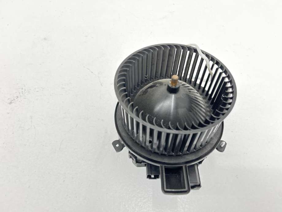 Varmeapparat motor til Audi e-tron 2018-->> (4M1 820 021 C|4M1 820 021 B|)