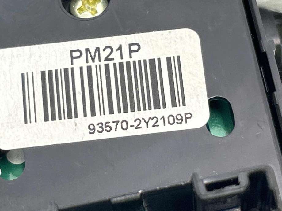 Bryter ruteheis førerdørspanel til Hyundai Ix35 2010-2015  (935702Y2109P|)
