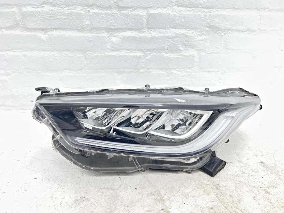 Frontlykt venstre halogen til Toyota Yaris 2020-->> (Type IV) (81110K0081|)