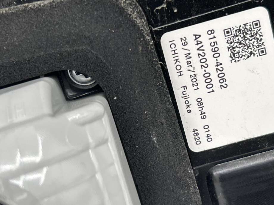 Baklykt venstre indre til Toyota RAV4 2019-->> (Type V) (8159142062|)