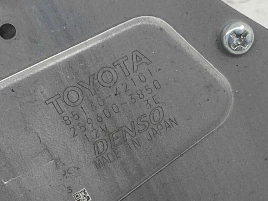 Viskermotor bakrute til Toyota RAV4 2019-->> (Type V)  (8513042101|)