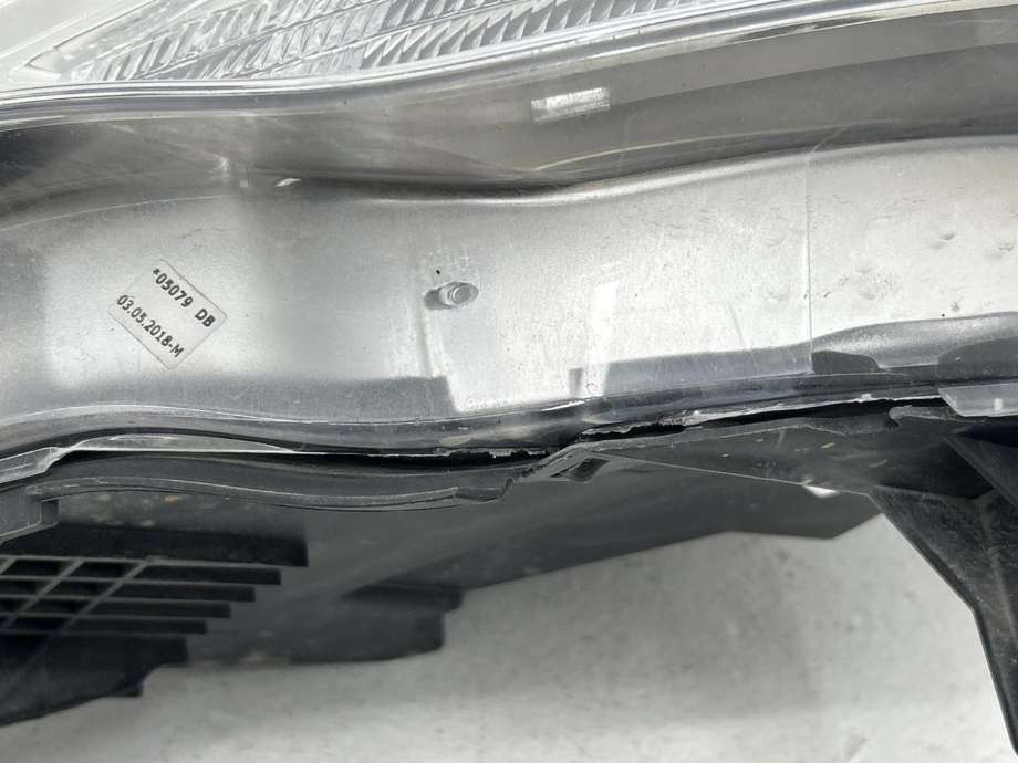Frontlykt venstre halogen til Citroën Berlingo 2015-2019 (Type II, Fase 2) (6208 K6|)