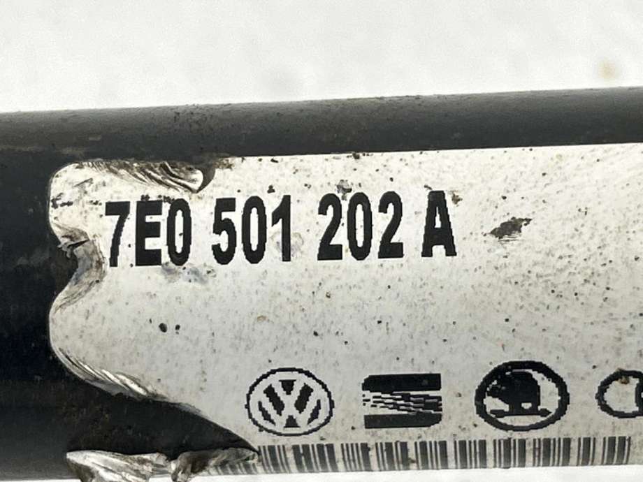 Drivaksel høyre bak, diesel/automat til VW Transporter / Caravelle 2019-->> (T6.1) (T6.1) (7E0 501 202 A|)