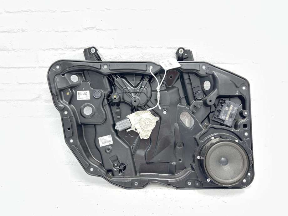 Ruteheis venstre foran til VW Touareg, 2010-2018 (Type II)  (7P6 837 461 B)