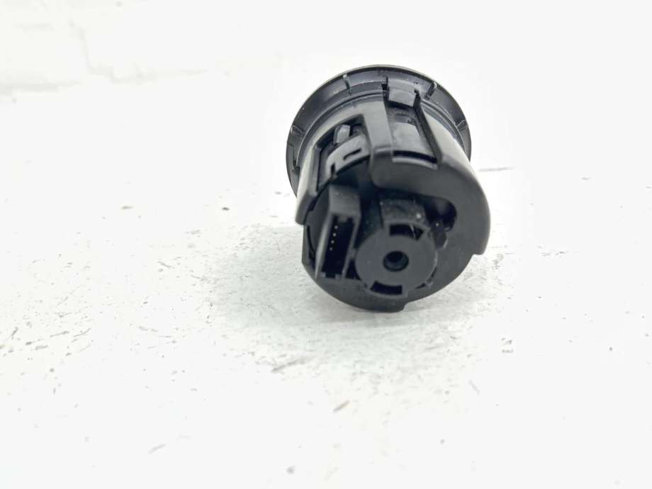 Bryter lys til Fiat Freemont 2011-2015  (K68041761AD|)