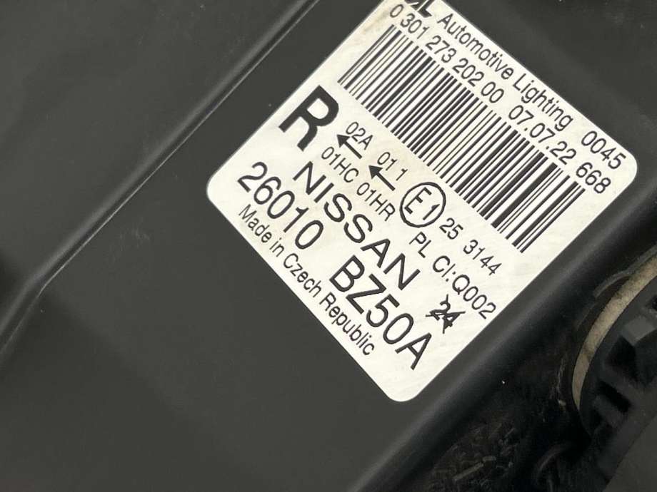 Frontlykt høyre halogen til Nissan NV400 2012-->>  (26010BZ50A|)