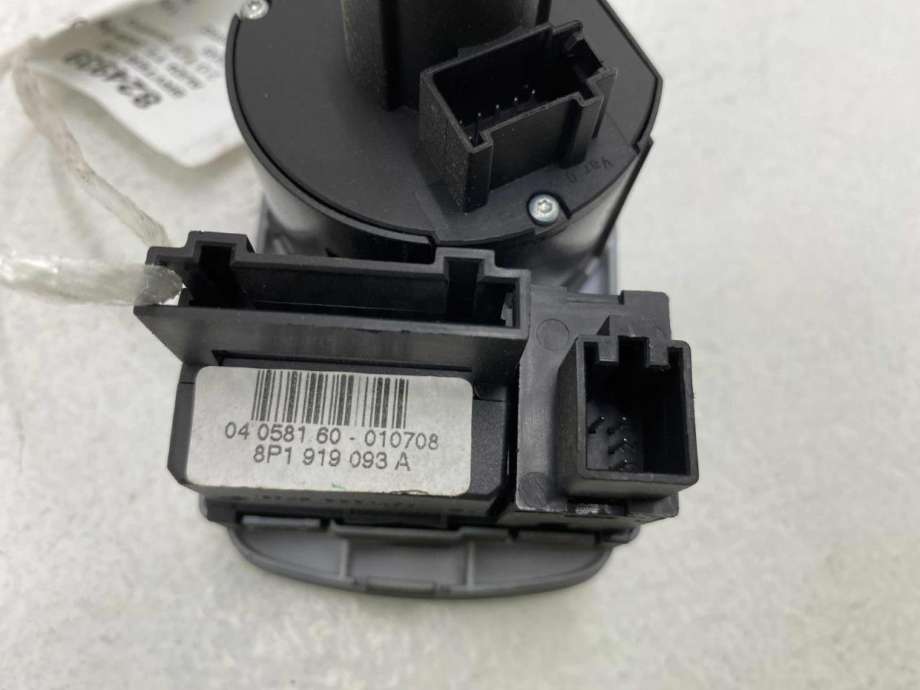 Bryter lys til Audi TT 2006-2014 (Type II)  (8J1 941 531 G|)