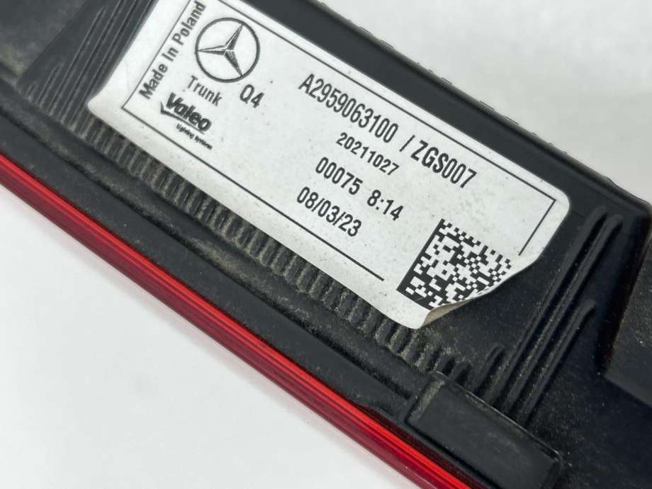 Baklykt midtre til Mercedes EQE 2022-->> (A 295 906 31 00|)