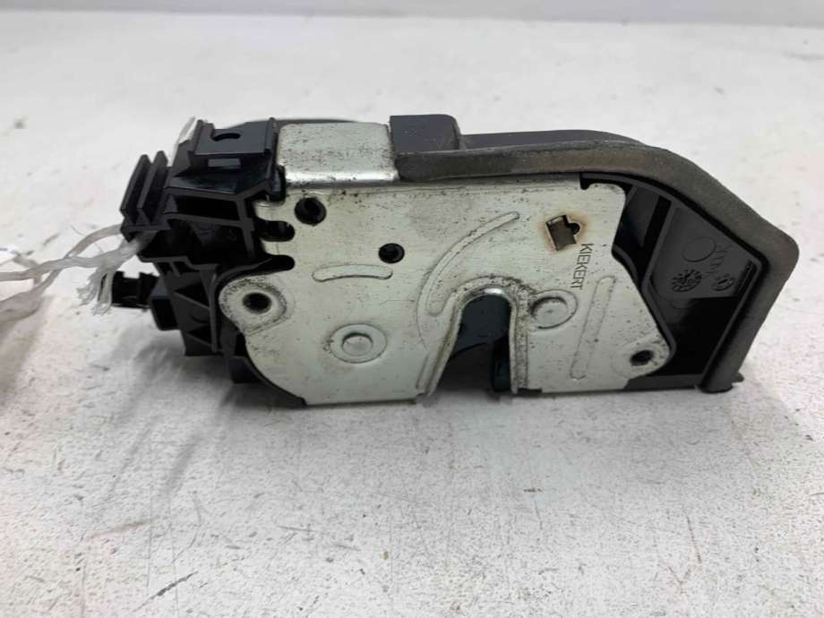 Låsekasse venstre foran til BMW X5 2007-2013 (E70) (E70) (51 21 7 202 143|)