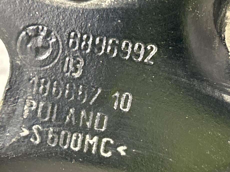 Hjulspindel høyre bak til BMW X1 2015-2022 (F48) (F48) (33 30 8 842 880|)
