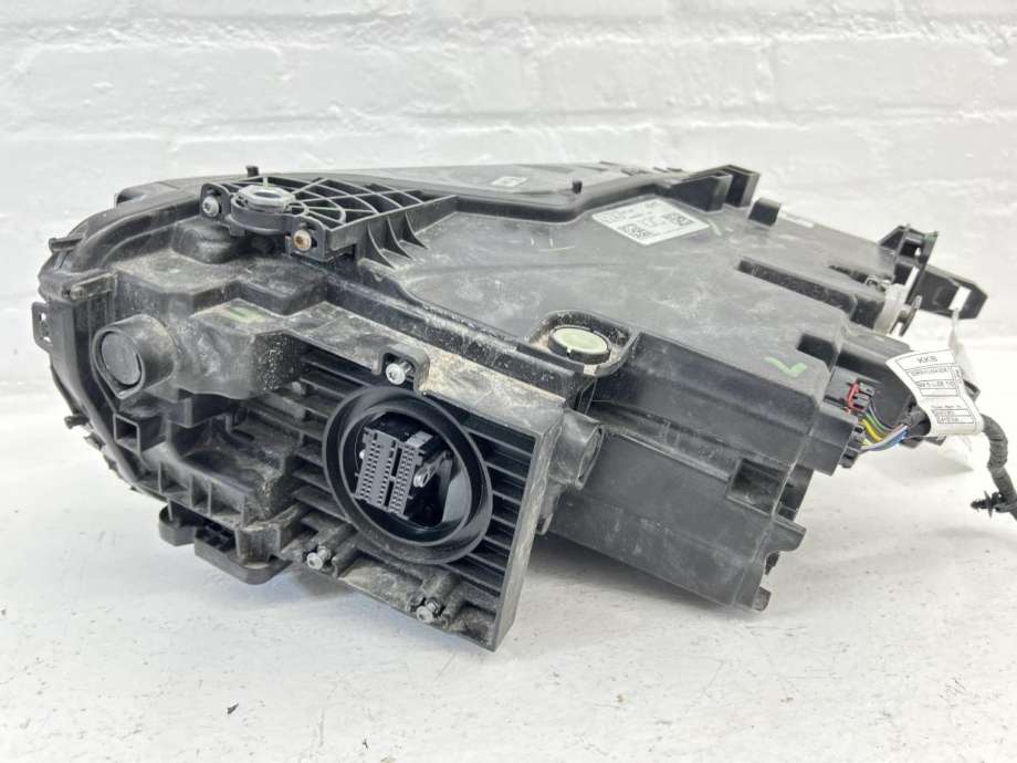 Frontlykt høyre full-LED til BMW XM 2023-->> (G09) (G09) (63 11 5 A40 884|)