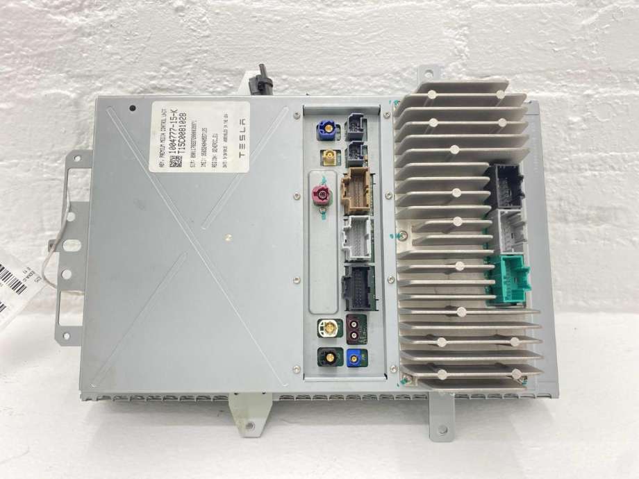 Multimedia display (MCU - Media Controller Unit) til Tesla Model S 2013-2016 (Fase 1)  (1015898-00-A|1084333-00-C|1084333-00-A)