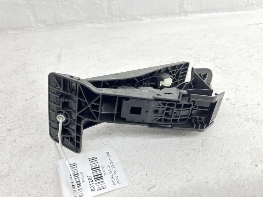 Pedal gass til BMW XM 2023-->> (G09) (G09) (35 40 6 889 820|)