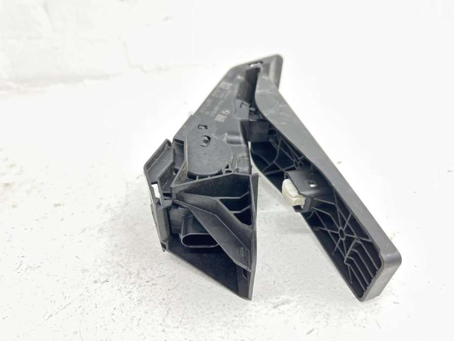 Pedal gass til BMW XM 2023-->> (G09) (G09) (35 40 6 889 820|)