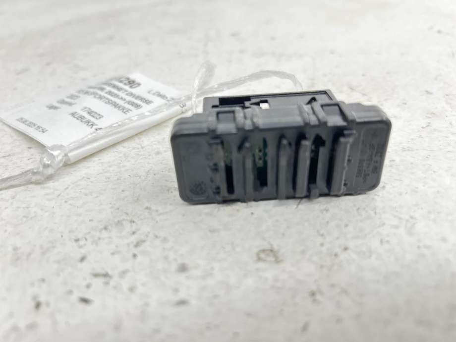 Styreenhet diverse til BMW XM 2023-->> (G09) (G09) (61 13 6 814 611|)