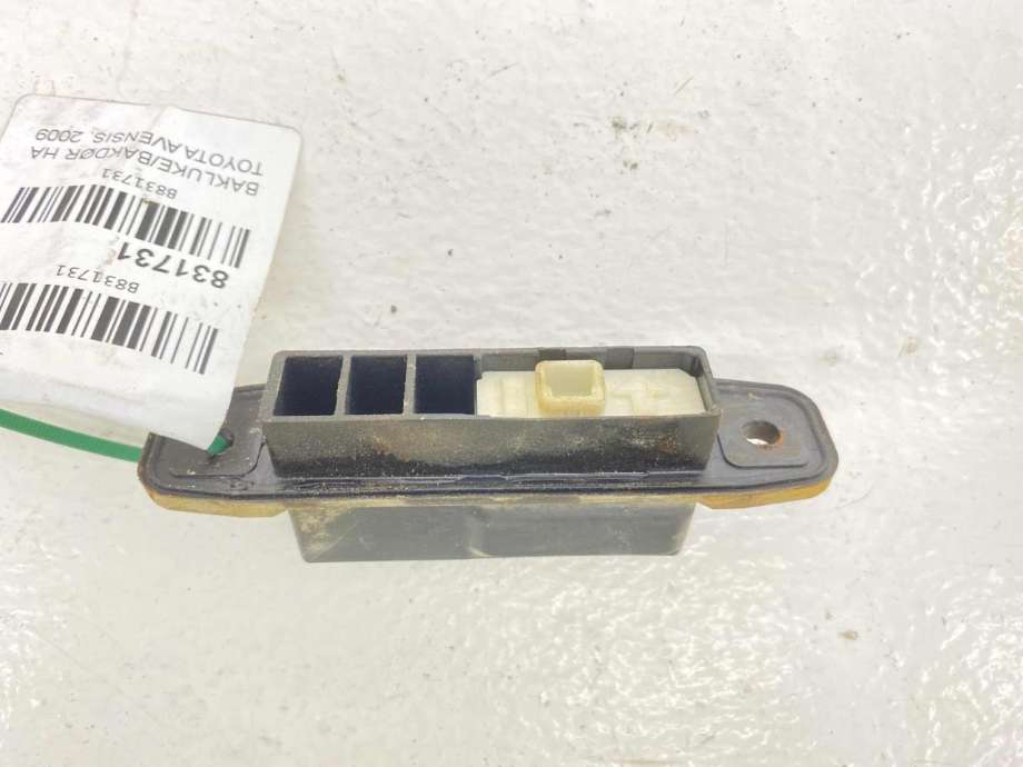 Bakluke/bakdør håndtak til Toyota Avensis 2009-2015 (Type III, Fase 1)  (8484028030|)