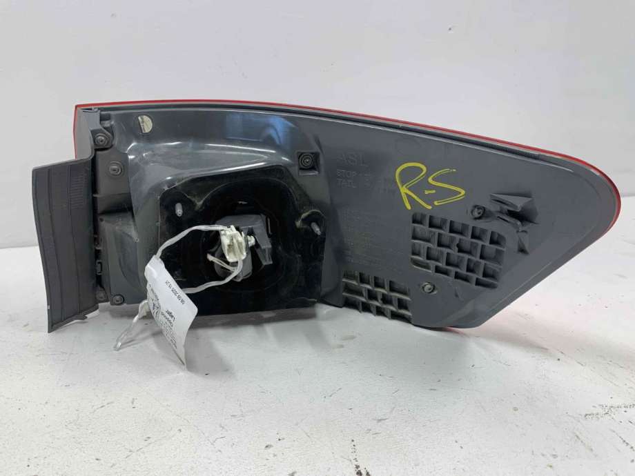 Baklykt venstre ytre til Toyota Avensis 2009-2015 (Type III, Fase 1) (8156005280|)