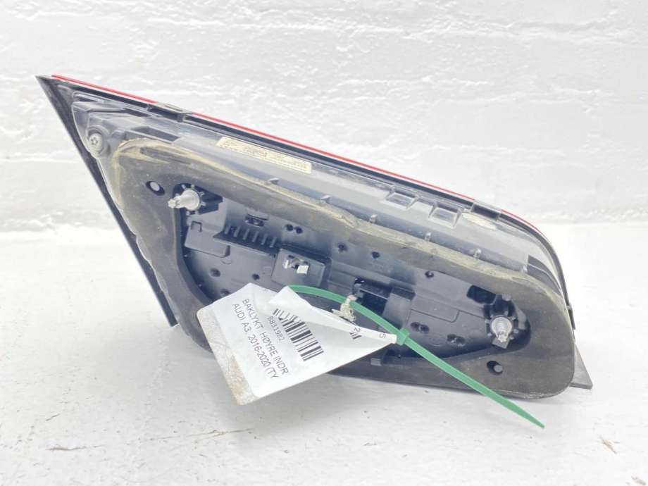 Baklykt høyre indre til Audi A3 2016-2020 (Type III, Fase 2)  (8V4 945 094 F|8V4 945 094 C|)