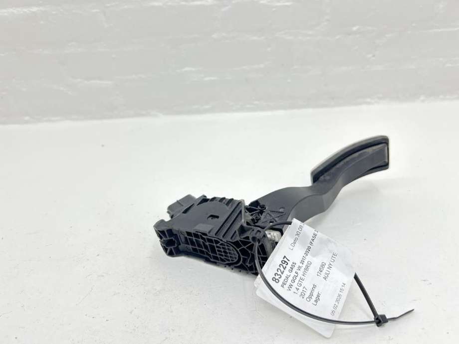 Pedal gass til VW Golf VII 2017-2020 (Fase 2)  (5Q1 723 503 H|5Q1 723 503 K|)