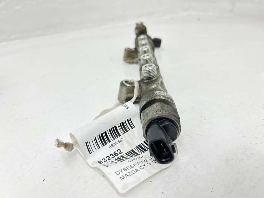 Dyseskinne (fuelrail) til Mazda CX-5 2012-2017 (Type I) (SH0113GC0|)