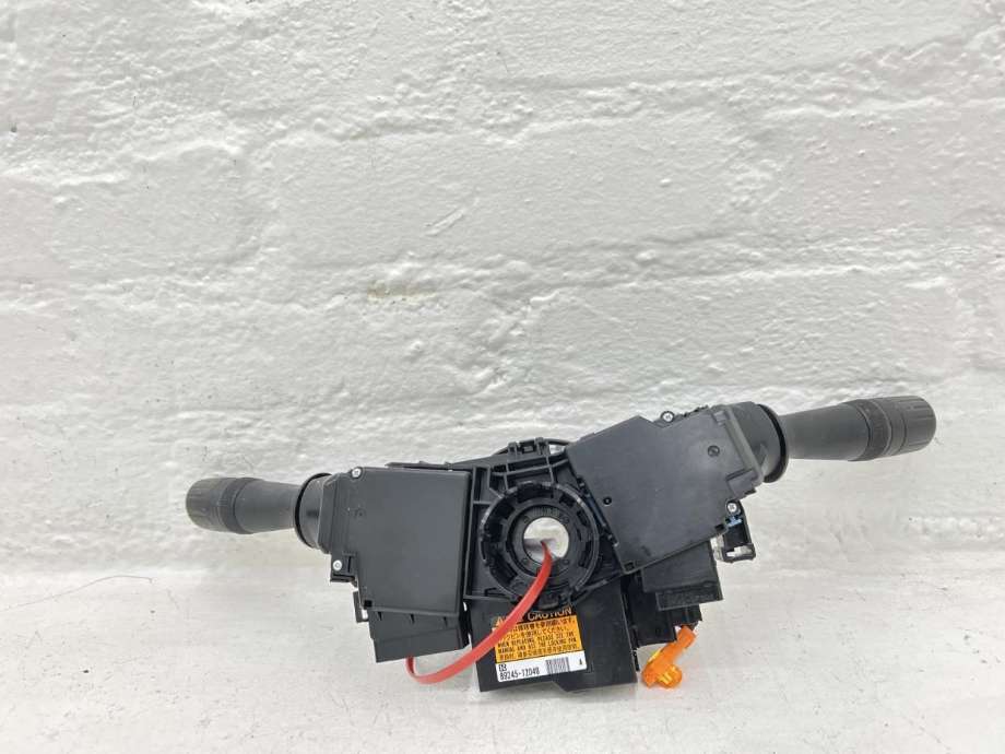 Bryter combi til Toyota RAV4 2016-2019 (Type IV, Fase 2) (8414033250|8465212A90|)