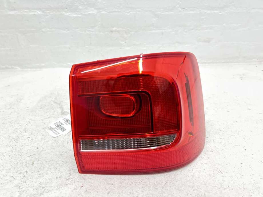 Baklykt høyre ytre til VW Touran 2010-2015 (Type I, Fase 3) (1T0 945 096 R|)