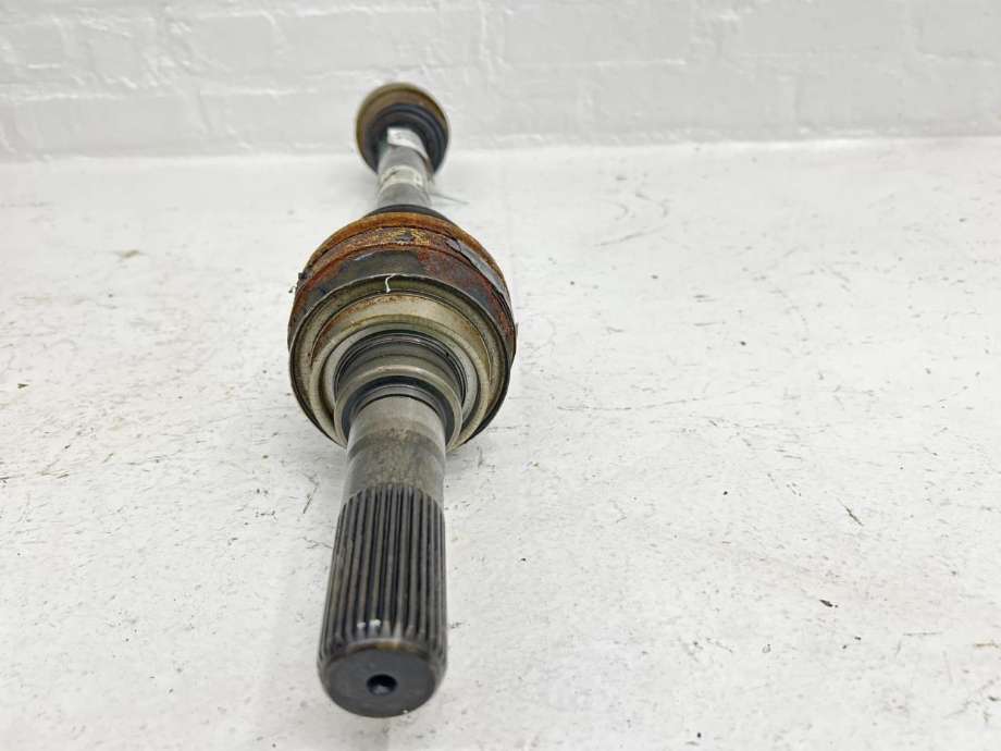 Drivaksel høyre bak, bensin/automat til BMW M4 2014-2020 (F82/F83) (F82/F83) (33 21 2 284 616|)