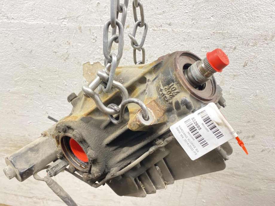 Kardang klokke bak til BMW M4 2014-2020 (F82/F83) (F82/F83) (33 10 8 090 464|)
