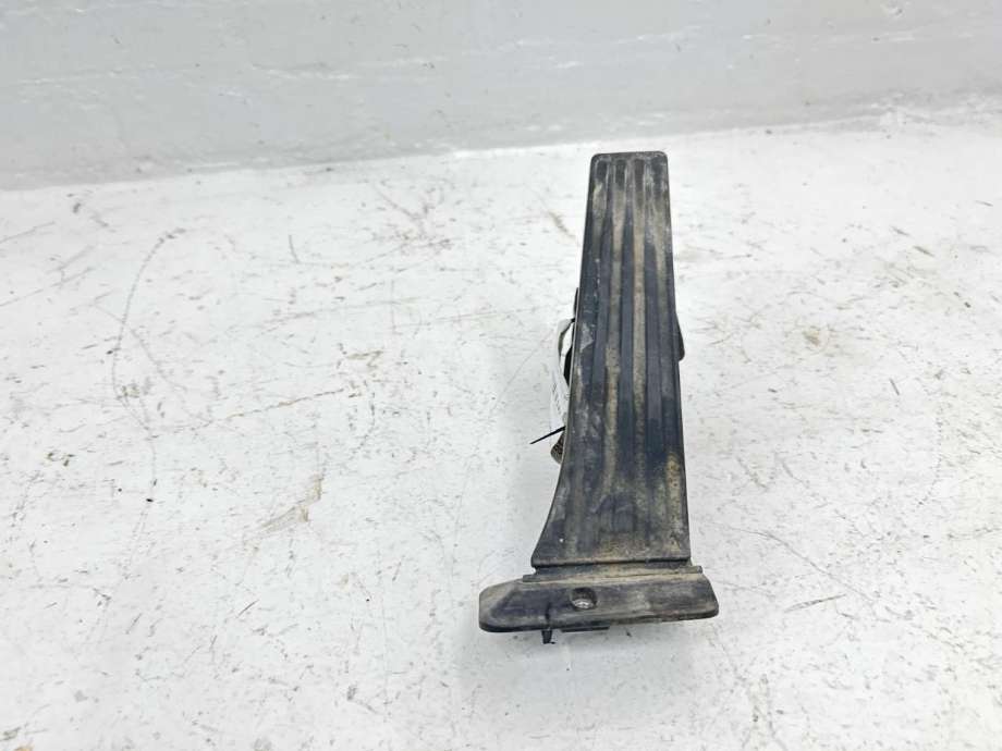 Pedal gass til BMW M4 2014-2020 (F82/F83) (F82/F83) (35 40 6 889 818|)