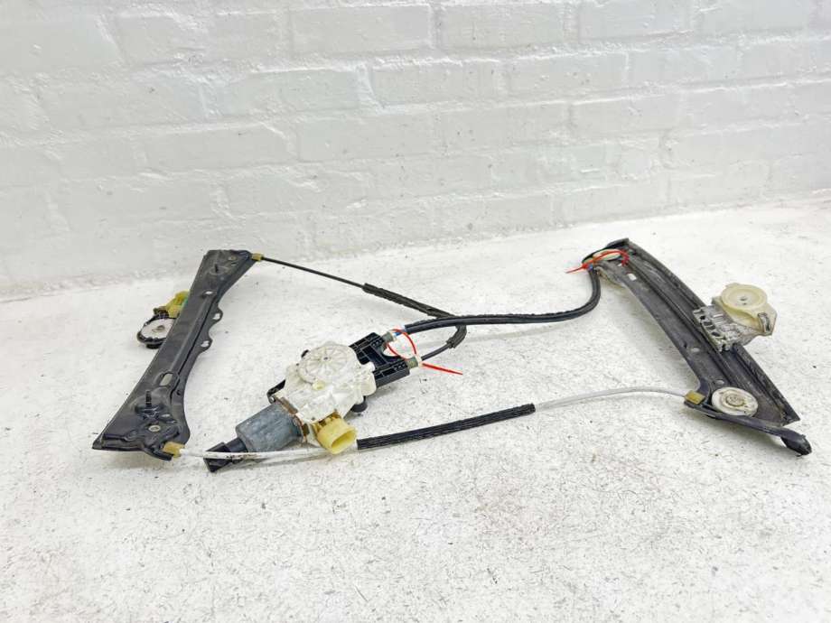 Ruteheis venstre til BMW M4 2014-2020 (F82/F83) (F82/F83) (51 33 7 352 747|)