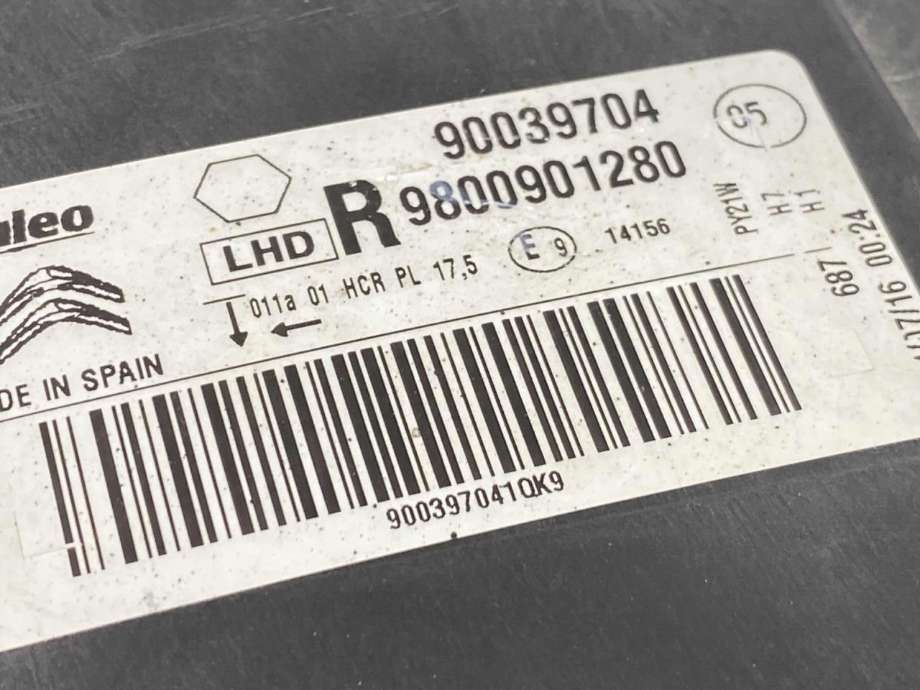 Frontlykt høyre halogen til Citroën C4, Cactus 2014-2017 (Fase 1) (98 009 012 80|)