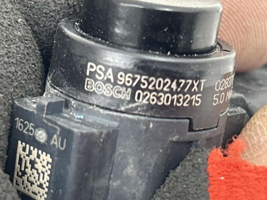 Parkeringssensor foran til Citroën C4, Cactus 2014-2017 (Fase 1) (16 099 810 80|)