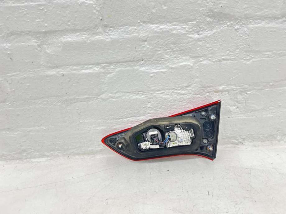 Baklykt venstre indre til Toyota Yaris 2014-2020 (Type III, Fase 2) (815910D600|)