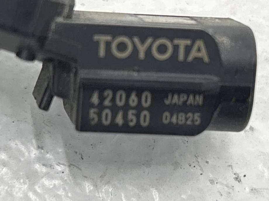 Parkeringssensor foran til Toyota RAV4 2016-2019 (Type IV, Fase 2)  (8934142060|4206050450|)