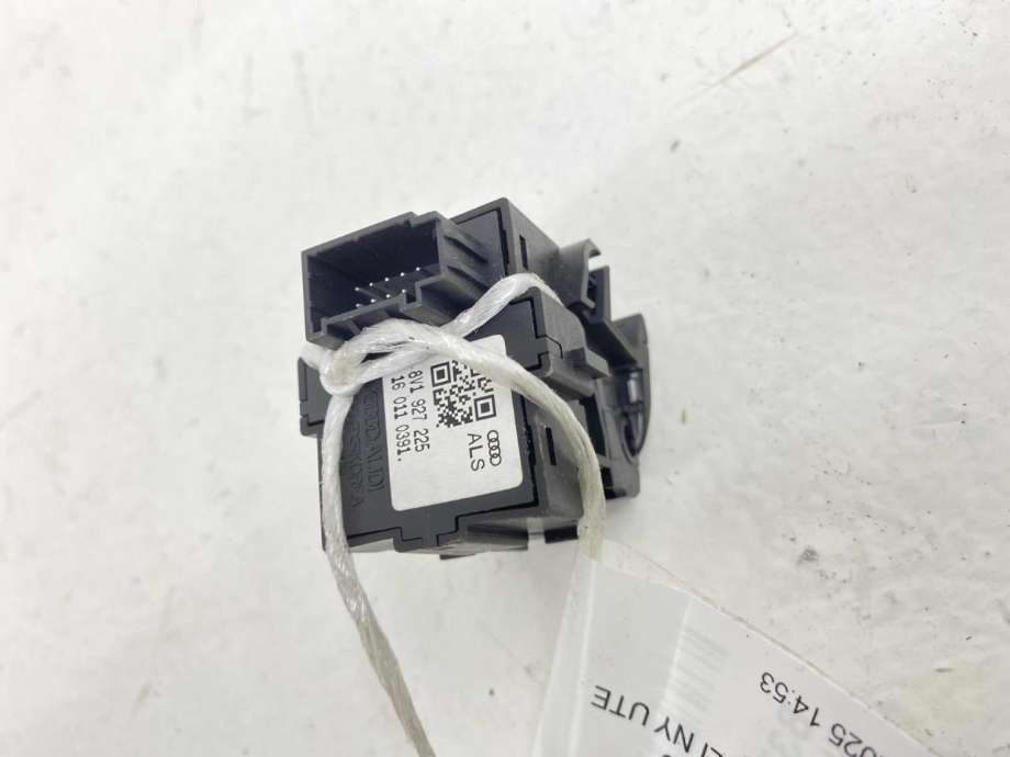 Bryter elektrisk håndbrekk/parkbrems til Audi A3 2016-2020 (Type III, Fase 2) (8V1 927 225|)
