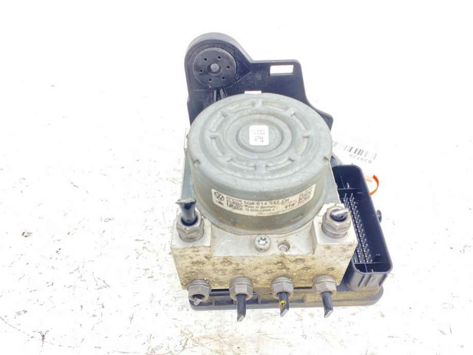 ABS sentral til VW Passat 2015-2019 (Fase 1) (B8) (B8) (5Q0 614 517 CH|)