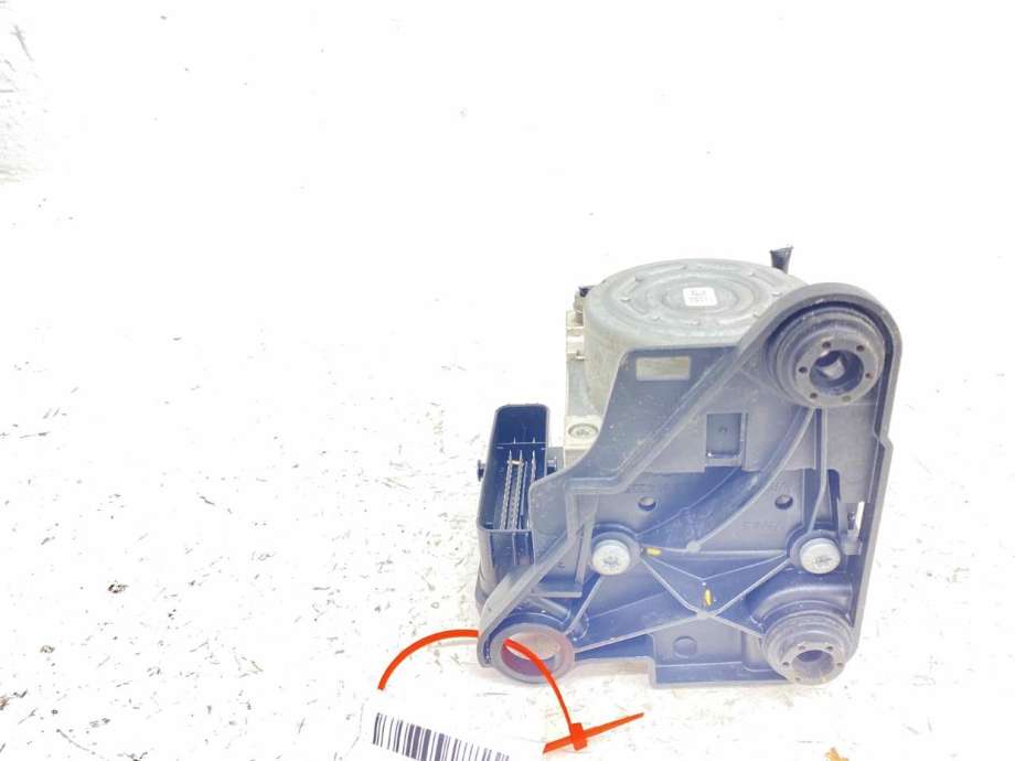 ABS sentral til VW Passat 2015-2019 (Fase 1) (B8) (B8) (5Q0 614 517 CH|)